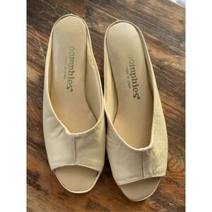 Oomphies Open Toe Leather Mules Slides, Beige Color - Size 6